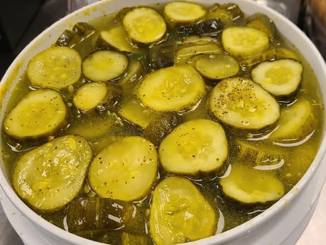 Horseradish Sweet Pickles Side.