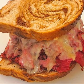 HOT PASTRAMI CLASSIC