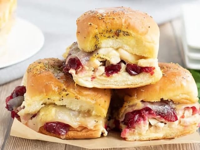 THANKSGIVING HAWAIIAN SLIDERS.
